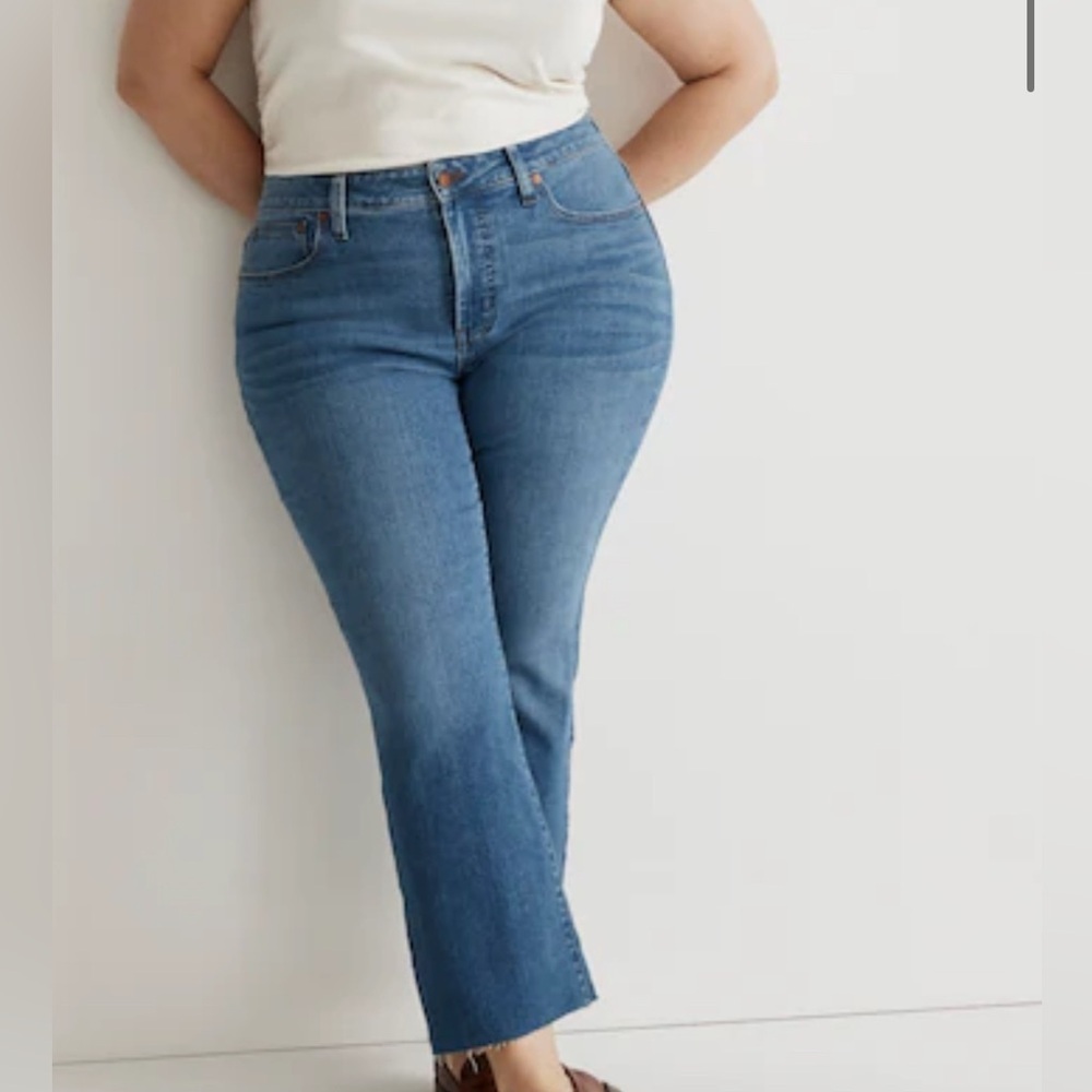MADEWELL PLUS OUT KICK CROP RAW HEM JEANS SIZE 22W STYLE NJ440